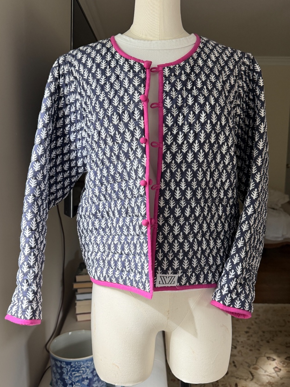 Women’s SZ Blockprints quilted Navy Patterned Boxy Jacket with Pink Trim